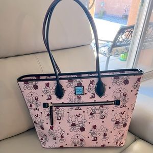 Dooney & Bourke Disney Mickey & Mini Valentines Day Tote Like New Condition!